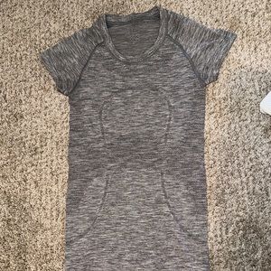 Lululemon top